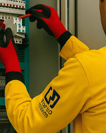 Montagem de painéis elétricos